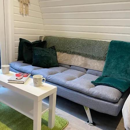 Paddock Pod - Sleeps 4 & Roofed Over Private Hot Tub & New Sauna 胶囊旅馆 Burnfoot