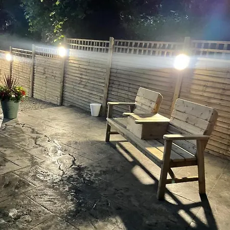 胶囊旅馆 Paddock Pod - Sleeps 4 & Roofed Over Private Hot Tub & New Sauna