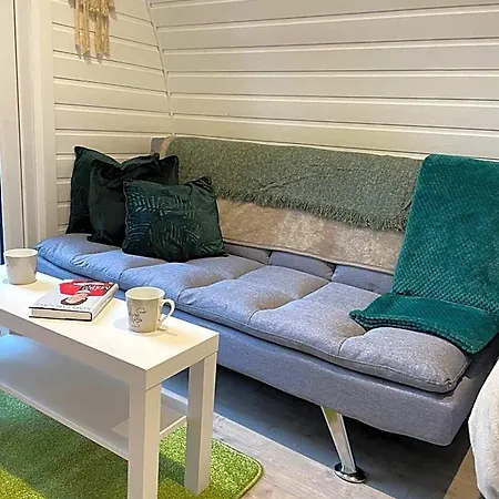 Kapslový hotel Paddock Pod - Sleeps 4 & Roofed Over Private Hot Tub & New Sauna *