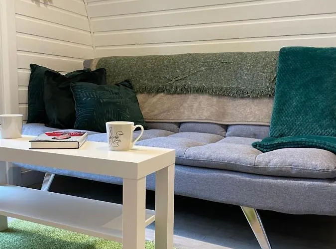 Hotel cápsula Paddock Pod - Sleeps 4 & Roofed Over Private Hot Tub & New Sauna Burnfoot