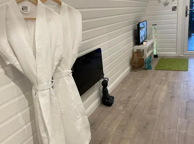 Paddock Pod - Sleeps 4 & Roofed Over Private Hot Tub & New Sauna Hotel cápsula Burnfoot