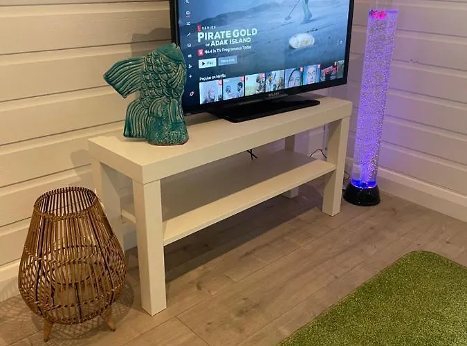 Hotel cápsula Paddock Pod - Sleeps 4 & Roofed Over Private Hot Tub & New Sauna